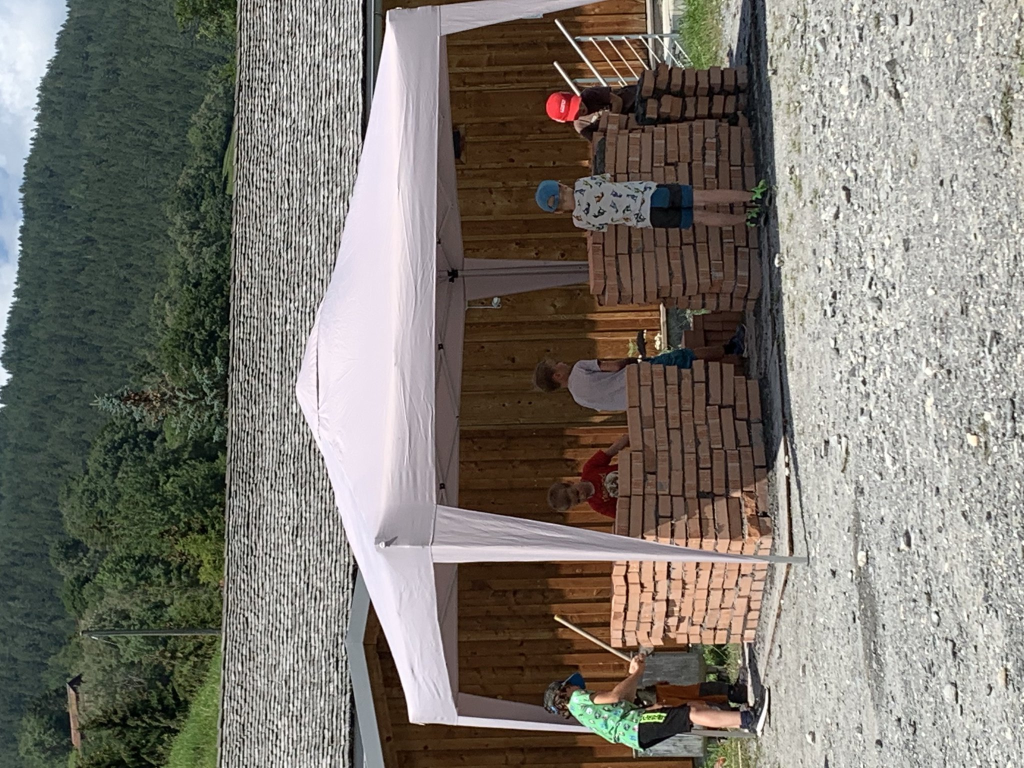 Baggerfahren und Mauern