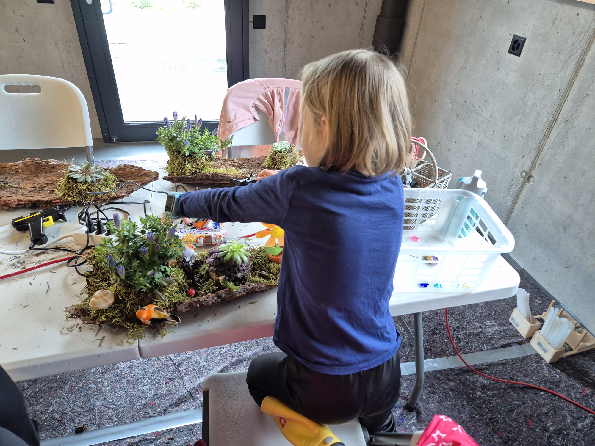 Gestalten mit Blumen und Naturmaterialien