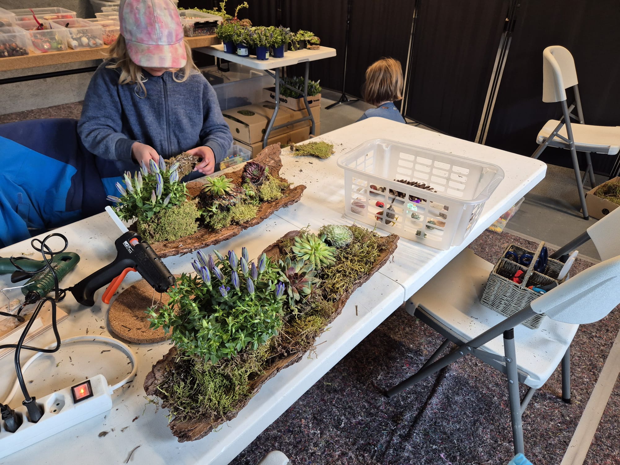 Gestalten mit Blumen und Naturmaterialien