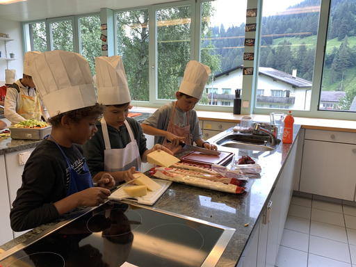 Kinder kochen für Ihre Eltern