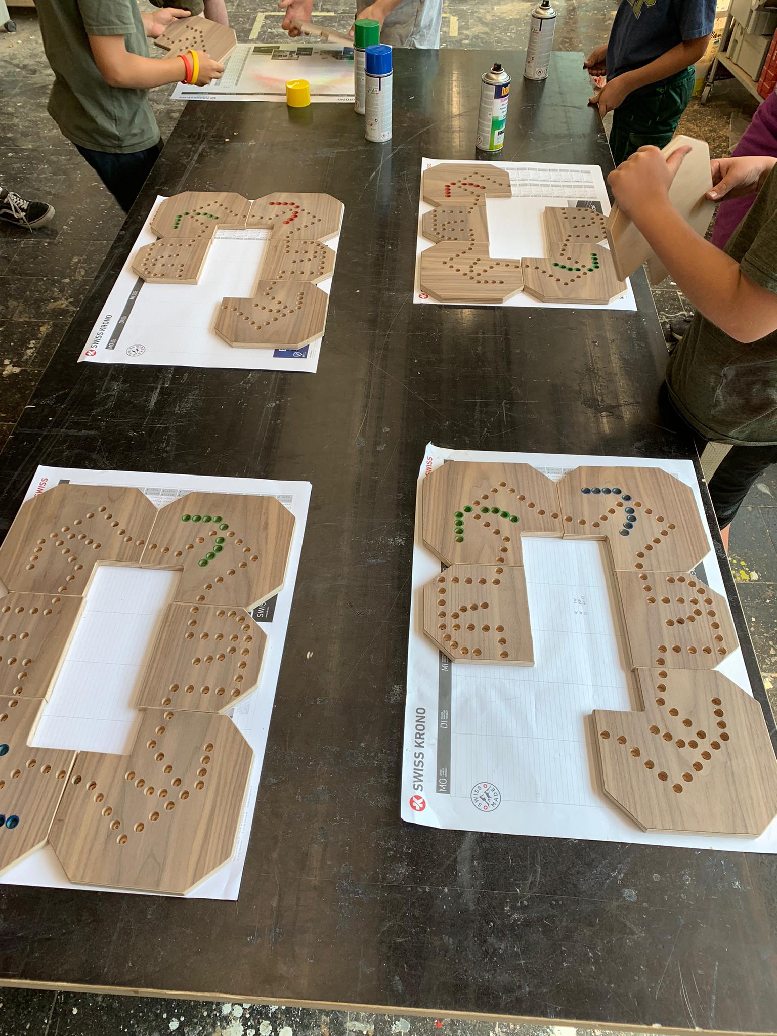 Erstelle ein Brettspiel