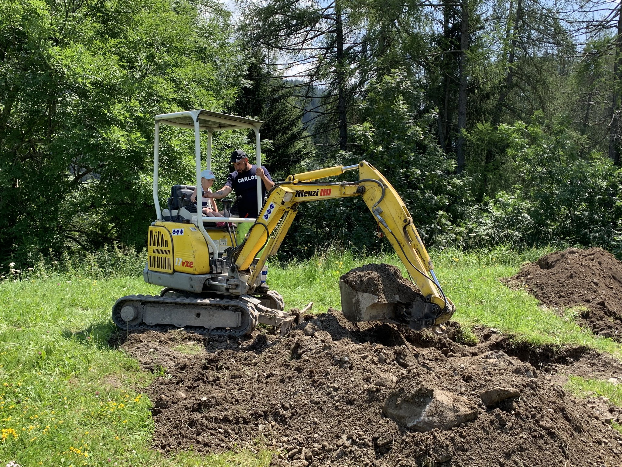Baggerfahren und Mauern